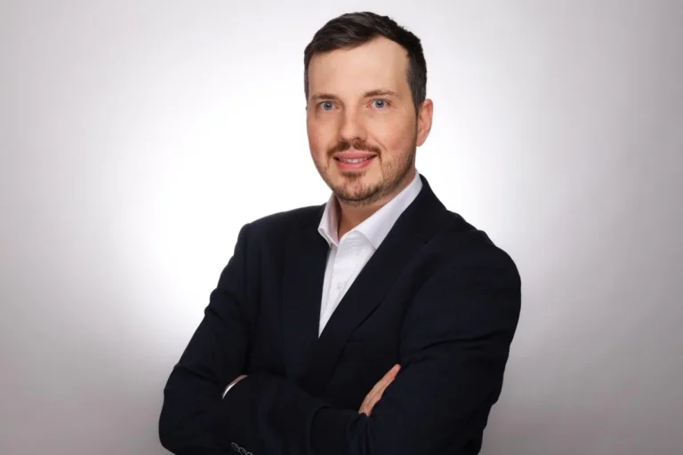 Živi u inostranstvu, ali ne zaboravlja domovinu: Amir Arnautović okončao radnu posjetu KCUS-u Živi u inostranstvu, ali ne zaboravlja domovinu: Amir Arnautović okončao radnu posjetu KCUS-u