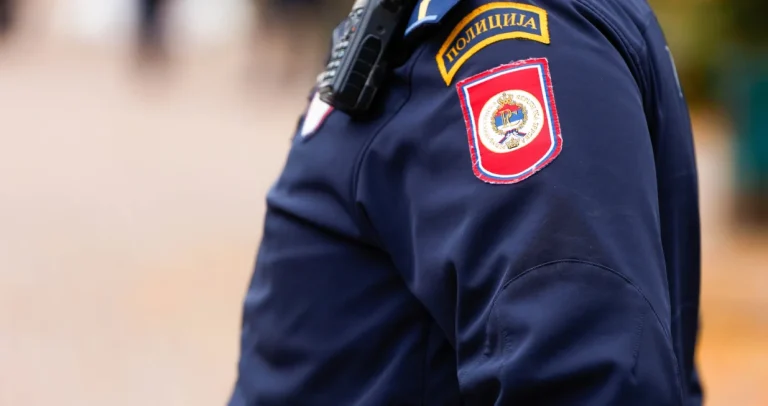 Užas u Doboju: Muškarac osumnjičen za obljubu nad maloljetnicom (14) i dječiju pornografiju Užas u Doboju: Muškarac osumnjičen za obljubu nad maloljetnicom (14) i dječiju pornografiju