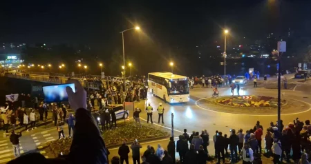 (VIDEO) Bh. navijači spremili poseban doček rumunskim fudbalerima, pogledajte šta se dogodilo