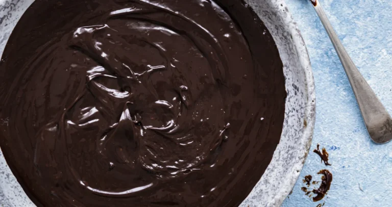 Ovo morate znati: Evo kako da napravite čokoladnu glazuru koja nikad neće puknuti