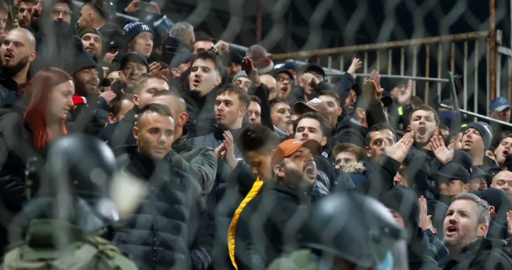 Otkriveno šta su rumunski navijači pokušali unijeti u Zenicu, reakcija policije ih je šokirala