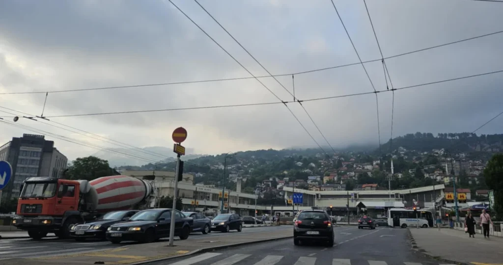 Od toplog i vjetrovitog do hladnog s kišom i snijegom: kakvo nas vrijeme očekuje?