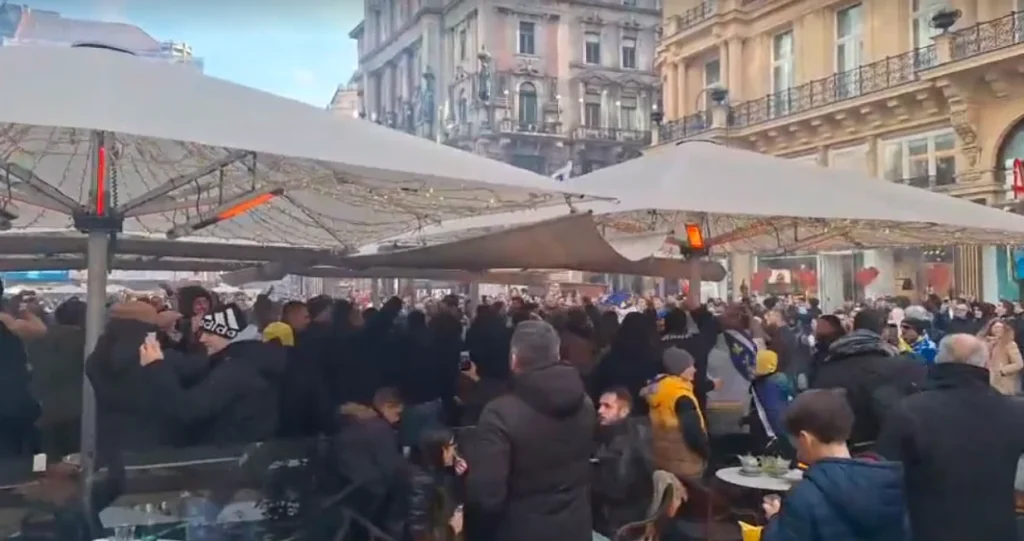 (VIDEO) TOTALNO LUDILO U BEČU: Navijači BiH prave spektakl, uživajte u snimcima