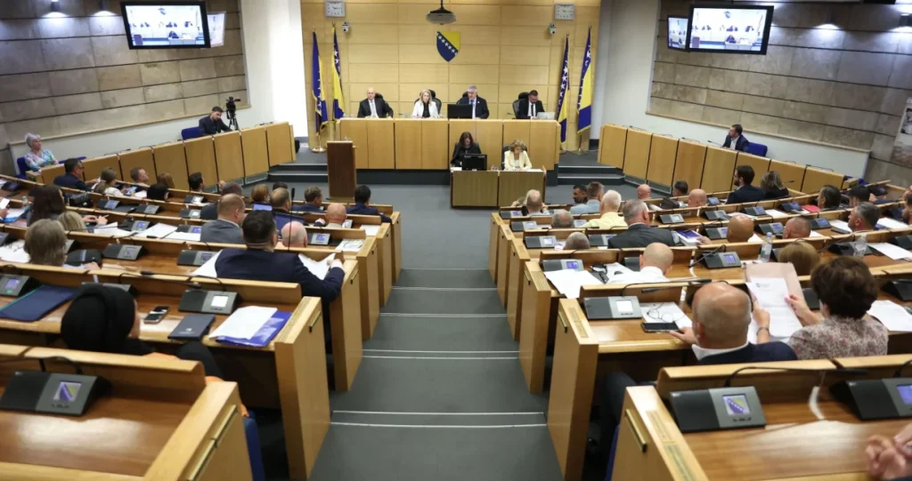 Počela sjednica Predstavničkog doma Parlamenta FBiH: Zbog čega su negodovali opozicioni poslanici?