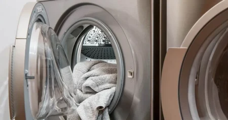 Kako obična maramica za sušilicu čuva površine čistima sedmicama