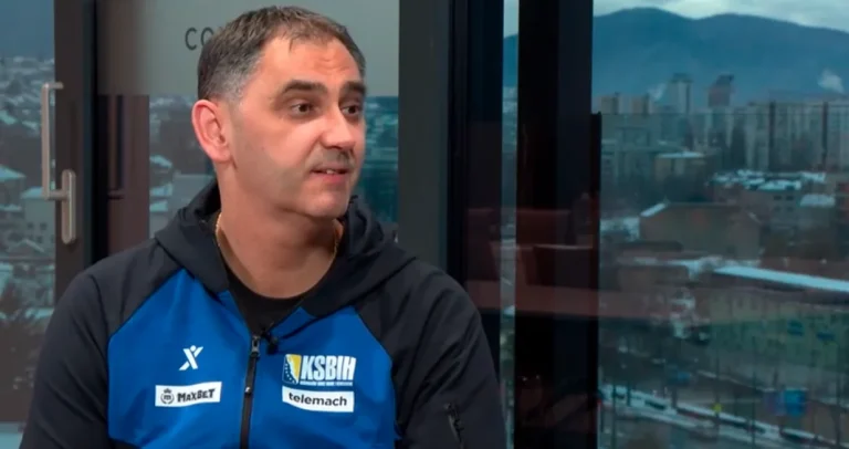 Novi selektor Zmajeva ŠOKIRAN potezom kluba kad im je rekao da će preuzeti BiH: Gazda mi kaže… Novi selektor Zmajeva ŠOKIRAN potezom kluba kad im je rekao da će preuzeti BiH: Gazda mi kaže…