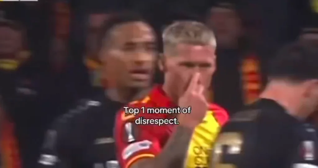 (VIDEO) Švedski fudbaler SRAMOTNOM gestikulacijom uvrijedio Demirovićevog saigrača, izazvao je HAOS…