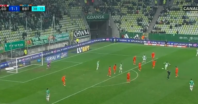 Rifet Kapić postigao jedan od NAJBOLJIH golova u karijeri, navijače je doveo u EKSTAZU Rifet Kapić postigao jedan od NAJBOLJIH golova u karijeri, navijače je doveo u EKSTAZU