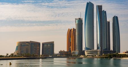 Abu Dhabi dozvolio komercijalnu upotrebu robotaksija, pripremaju teren i za leteće taksije