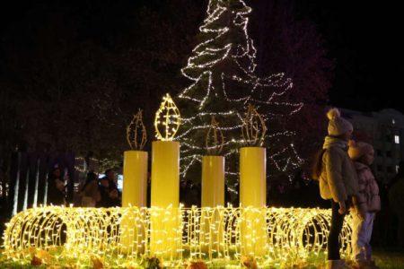 Paljenjem prve adventske svijeće počeo Advent u Mostaru