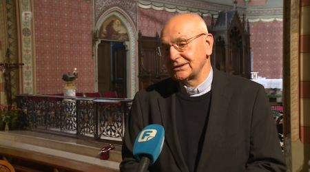 Zapaljena je prva adventska svijeća