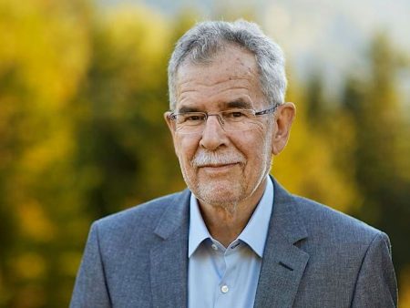 ORLOVI RANO LETE: Predsjednik Austrije posjetio fudbalere Ralfa Rangnicka uoči utakmice protiv Zmajeva (VIDEO)