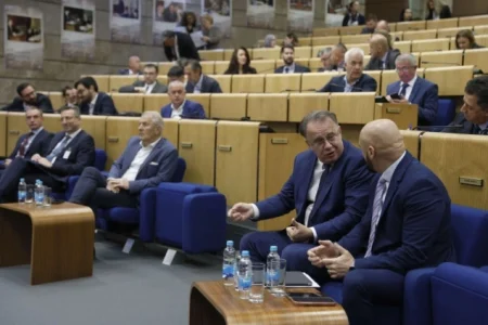 Navodne nelegalne radnje premijera: Zastupnici Predstavničkog doma Parlamenta FBiH nisu usvojili dnevni red