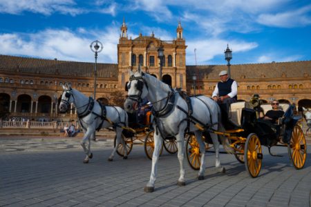 Trg Španije u Sevilli – čarobna fuzija arapske i španske umjetnosti