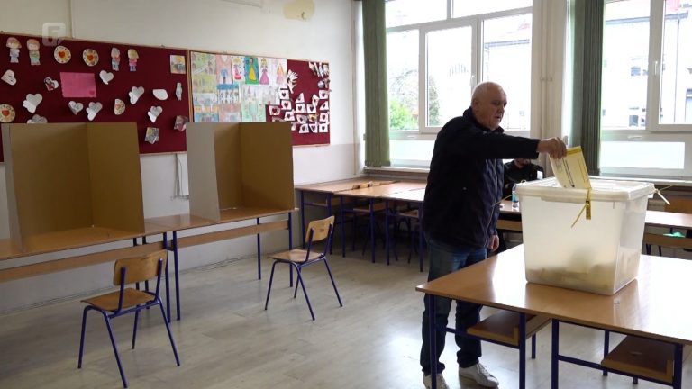 Prijevremeni izbori za predsjednika RS-a: Do 15 sati glasalo 322.239 birača ili 26 posto