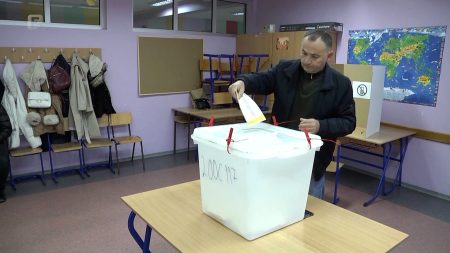 CIK BiH: Na prijevremene izbore za predsjednika RS-a izašlo 35,78 posto birača CIK BiH: Na prijevremene izbore za predsjednika RS-a izašlo 35,78 posto birača