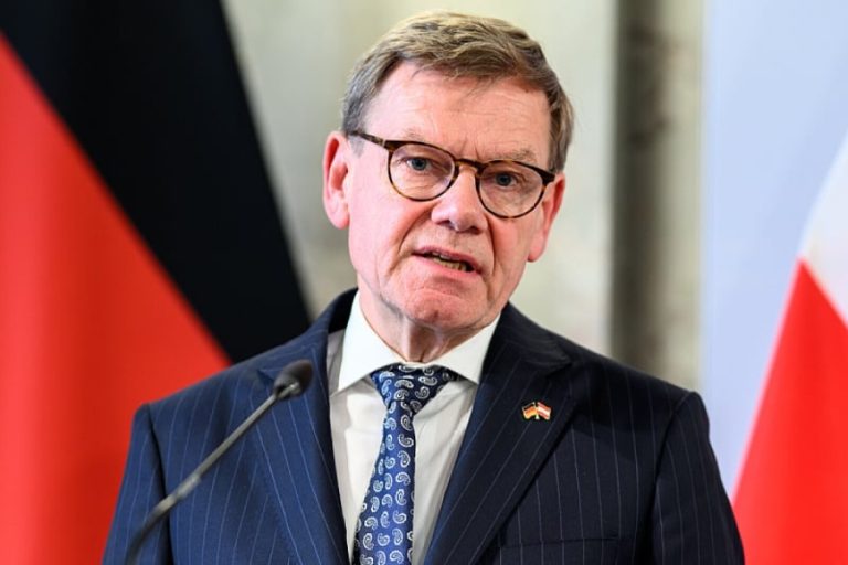 ŠEF NJEMAČKE DIPLOMATIJE ZAPOČEO ZAPADNOBALKANSKU TURNEJU: Ako želite u EU ovo morate učiniti odmah ŠEF NJEMAČKE DIPLOMATIJE ZAPOČEO ZAPADNOBALKANSKU TURNEJU: Ako želite u EU ovo morate učiniti odmah