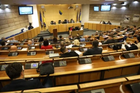 Završena redovna sjednica Predstavničkog doma Parlament FBiH, sutra dvije vanredne