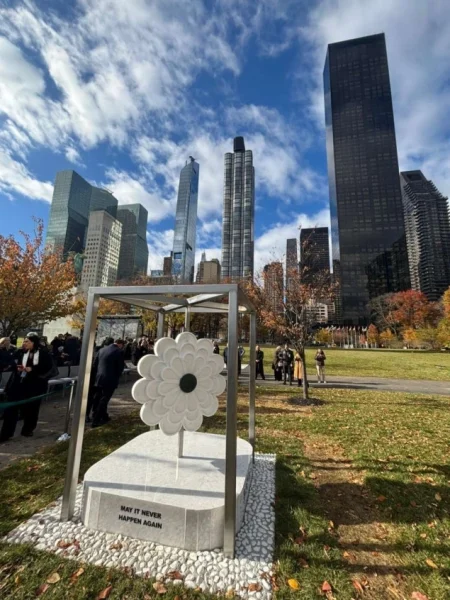 Amina J. Mohammed: Cvijet Srebrenice utkan u sjedište UN-a stalni je podsjetnik na odgovornost