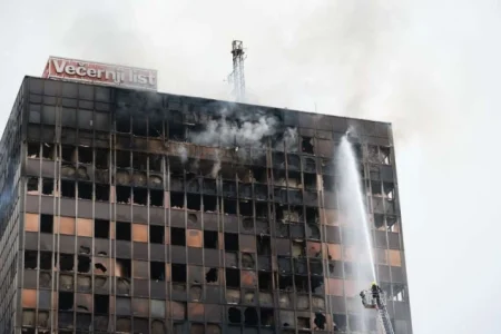 Određen pritvor 18-godišnjacima osumnjičenim za izazivanje požara u Vjesnikovom neboderu