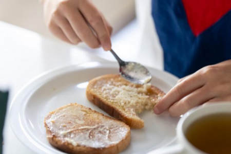 VRLO NEOBIČNO, ALI I VRLO ISTINITO: Vaš način mazanja hljeba puno govori o vašoj ličnosti