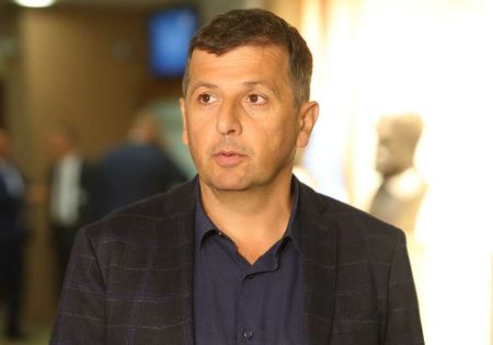 GLUMI POŠTENJE: Vukanović otkrio zbog čega je Stanivuković ponovo obukao šinjel velikog opozicionara