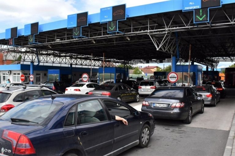 HRVATSKA POLICIJA UPOZORAVA: Prilikom ulaska u susjednu državu u gepeku morate imati… HRVATSKA POLICIJA UPOZORAVA: Prilikom ulaska u susjednu državu u gepeku morate imati…