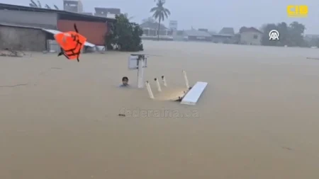 Poplave na jugu Tajlanda usmrtile 33 osobe, direktno pogođeno blizu milion porodica Poplave na jugu Tajlanda usmrtile 33 osobe, direktno pogođeno blizu milion porodica