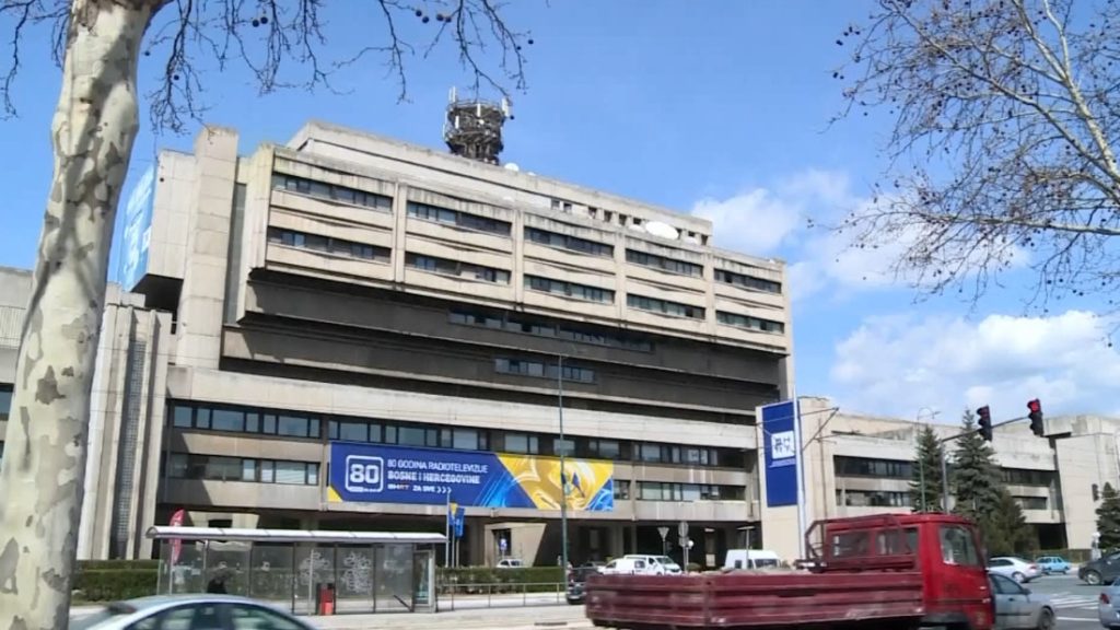 Radnici BHRT-a izlaze na proteste, Komisija nudi rješenja, ali za realizaciju fali vremena i volje