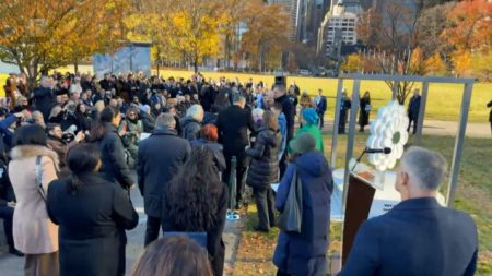 Otkriven Cvijet Srebrenice ispred zgrade sjedišta UN-a u New Yorku