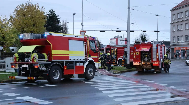 Požar progutao zgradu Vjesnika u Zagrebu