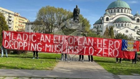 ZBOG TRANSPARENTA NA KOJEM VELIČAJU RATNOG ZLOČINCA: Fudbalski savez poslao upozorenje navijačima Rumunije