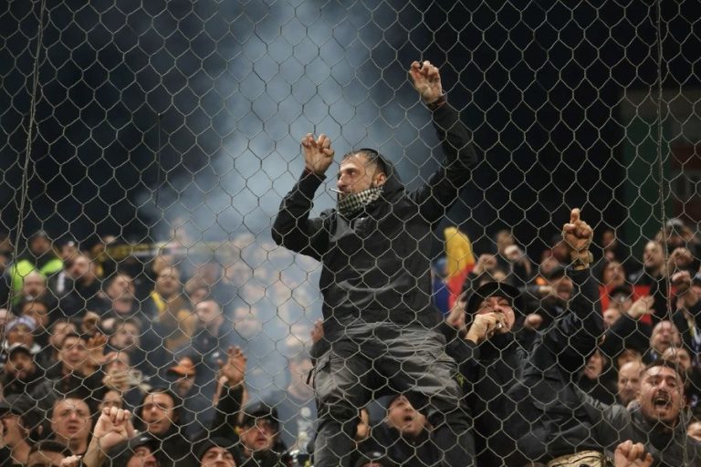 KAKO IM NE DOSADI: Rumuni ne prestaju da se žale, a uzvikivali ime ratnog zločinca; Posebno oštar je političar… KAKO IM NE DOSADI: Rumuni ne prestaju da se žale, a uzvikivali ime ratnog zločinca; Posebno oštar je političar…