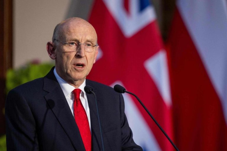 BRITANSKI MINISTAR OBJAVIO: Rasporedili smo bataljon u Bosni i Hercegovini! BRITANSKI MINISTAR OBJAVIO: Rasporedili smo bataljon u Bosni i Hercegovini!