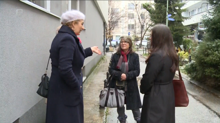 Članovi ULUBiH ušli u Galeriju Roman Petrović, tvrde da im je sekretar ranije blokirao pristup Članovi ULUBiH ušli u Galeriju Roman Petrović, tvrde da im je sekretar ranije blokirao pristup