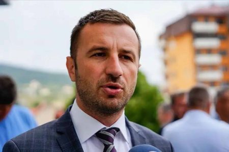 SEMIR EFENDIĆ ZATRESAO POLITIČKU SCENU U BiH: Dok god postoji SDP sa bilo kakvim značajnim izbornim rezultatom, u našoj zemlji stanje neće i ne može biti bolje!