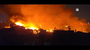 Veliki požar uništio 1.500 stambenih jedinica u siromašnom naselju Korail u Dhaki