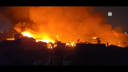 Veliki požar uništio 1.500 stambenih jedinica u siromašnom naselju Korail u Dhaki