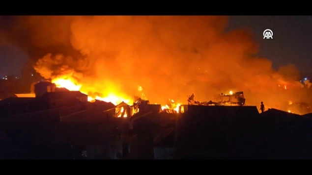 Veliki požar uništio 1.500 stambenih jedinica u siromašnom naselju Korail u Dhaki