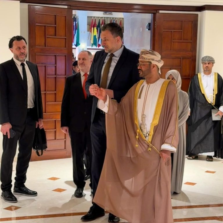 DIPLOMATSKO OMAN-ISANJE: Šta je ministar Konaković sa svojom rajom završio u Omanu, gdje je sam sebe pozvao u posjetu?!