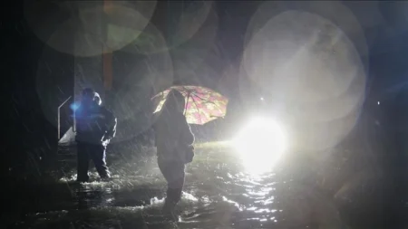 Blato i kamenje zatrpali autobus u Vijetnamu, šest putnika izgubilo život