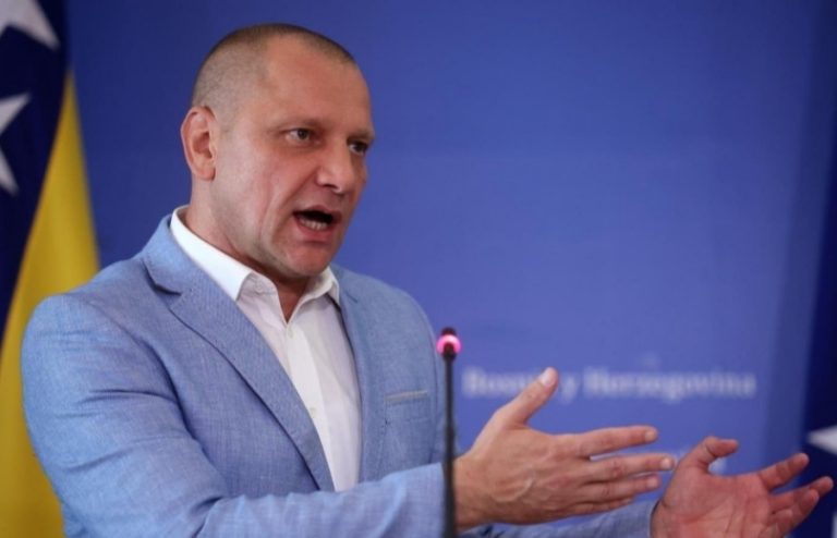 ZLATKO MILETIĆ REZIGNIRANO PROZVAO BH. POLITIČARE: Ljudi moji je li ovo moguće…