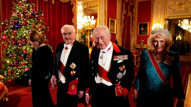 Kralj Charles kroz iskustvo vlastite bolesti u TV emisiji podiže svijest o raku Kralj Charles kroz iskustvo vlastite bolesti u TV emisiji podiže svijest o raku