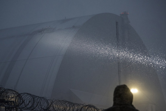 Bombardirano černobilsko sklonište više ne pruža adekvatnu zaštitu od radijacije i zahtijeva opsežnu obnovu Bombardirano černobilsko sklonište više ne pruža adekvatnu zaštitu od radijacije i zahtijeva opsežnu obnovu