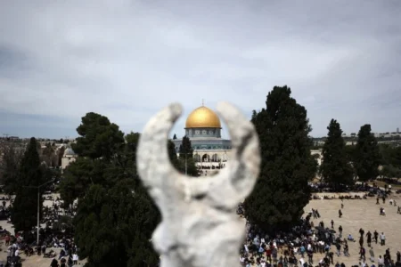 Stotine izraelskih doseljenika upale u džamiju Al-Aksa u okupiranom Istočnom Jeruzalemu