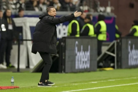 Bauer ostaje na klupi Wolfsburga