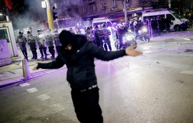 Nakon protesta desetina hiljada ljudi, Bugarska vlada povukla prijedlog budžeta Nakon protesta desetina hiljada ljudi, Bugarska vlada povukla prijedlog budžeta