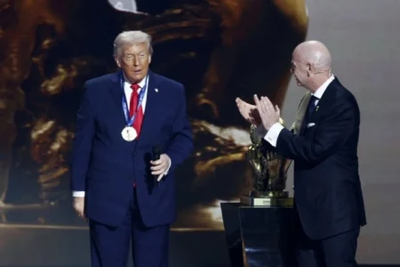 Neprofitna organizacija optužila Infantina za kršenje etičkih pravila u vezi sa Trumpom