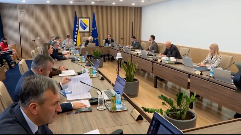 Sud, VSTV i pregovarač na čekanju: Krišto s dnevnog reda skinula evropske zakone