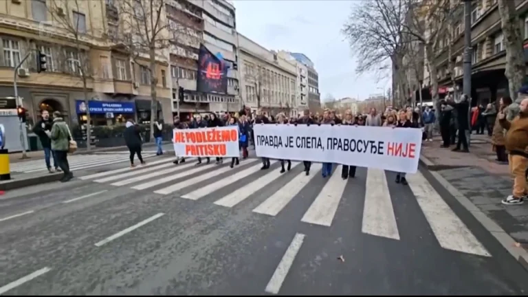 TOK vodi dva ključna predmeta za vlast: Gubi li Vučić kontrolu? TOK vodi dva ključna predmeta za vlast: Gubi li Vučić kontrolu?